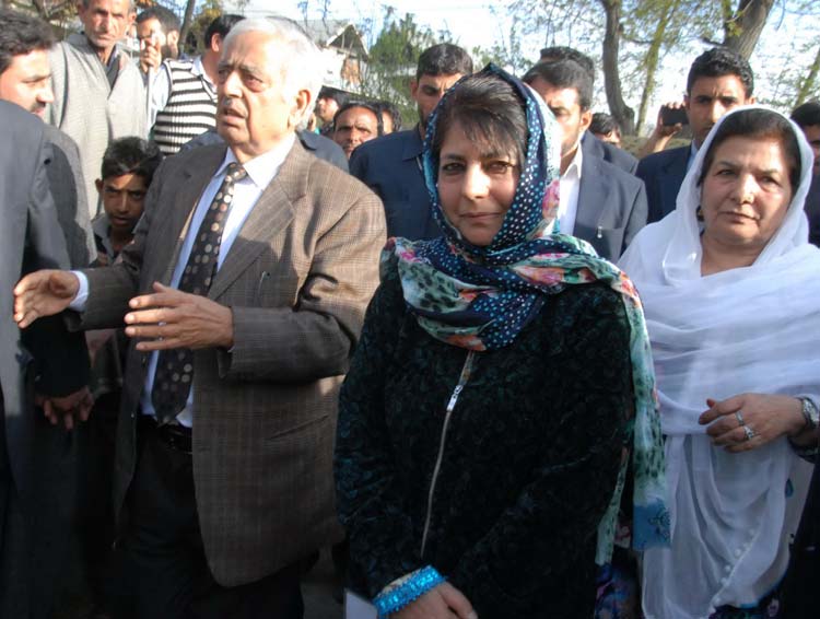  Missing J&K youth found hanging from tree 