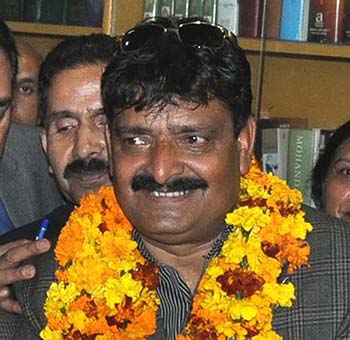 Controversial cop who gave up policing to join BJP finally made history by <b>...</b> - Sofi-Yousuf-BJP