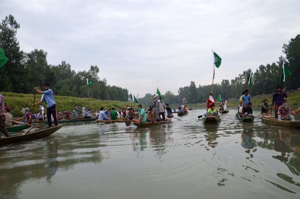 Rowing boats make Pro-Freedom Rally in south Kashmir