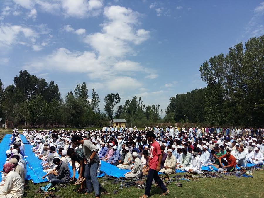 People offered mandatory congregational Friday prayers in open in Sopore on August 19, 2016. (KL Image: Mohammad Abu Bakr)
